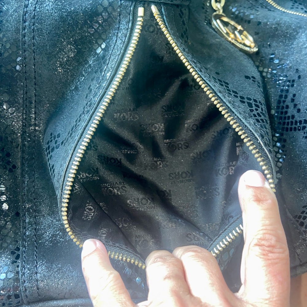 Michael Kors Black Suede Leather Medium-sized Shoulder Bag - Picture 8 of 8